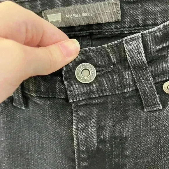 Levis black mid rise skinny jeans womens size 6 - Picture 4 of 7
